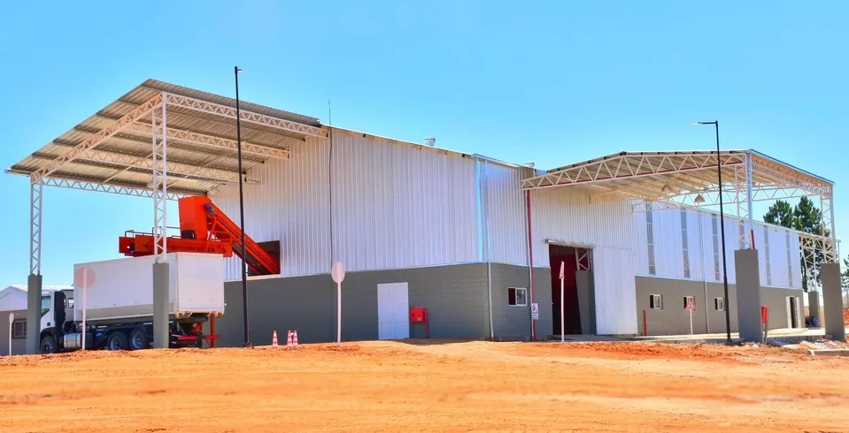 EL ABASTO - ANTES GALPON ANTES - AHORA PLANTA DE RECICLAJE1