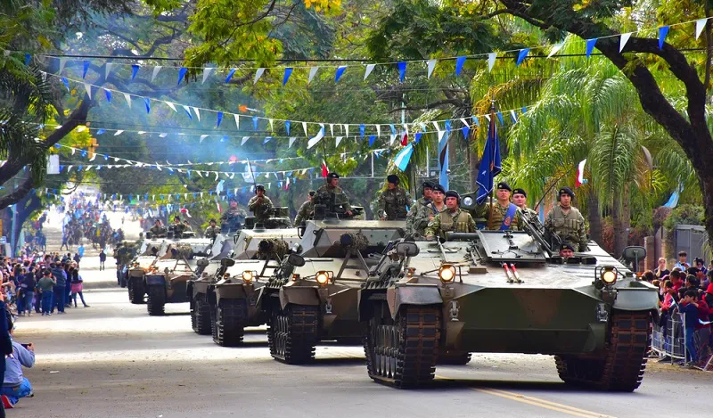 DESFILE - DÍA DE LA INDEPENDENCIA - ARCHIVOS (5)