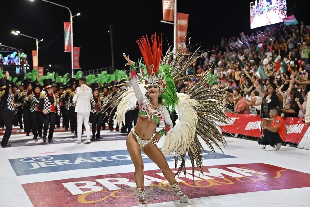 GISELA ALAMOS - RÁFAGA