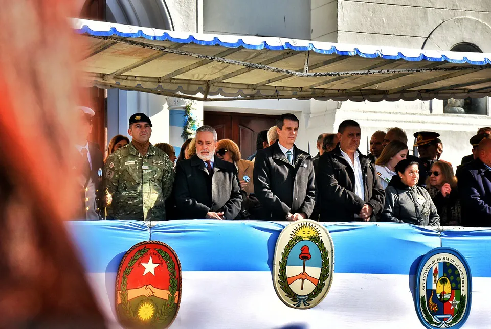 1DiaDeLaBandera