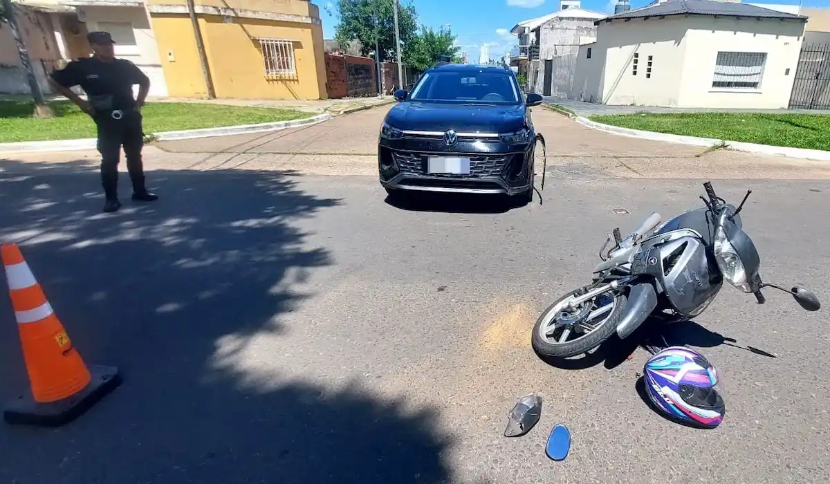 Motociclista hospitalizadotras choque en H. Primo y Sgto. Cabral - Conaordia Diario El Enfoque