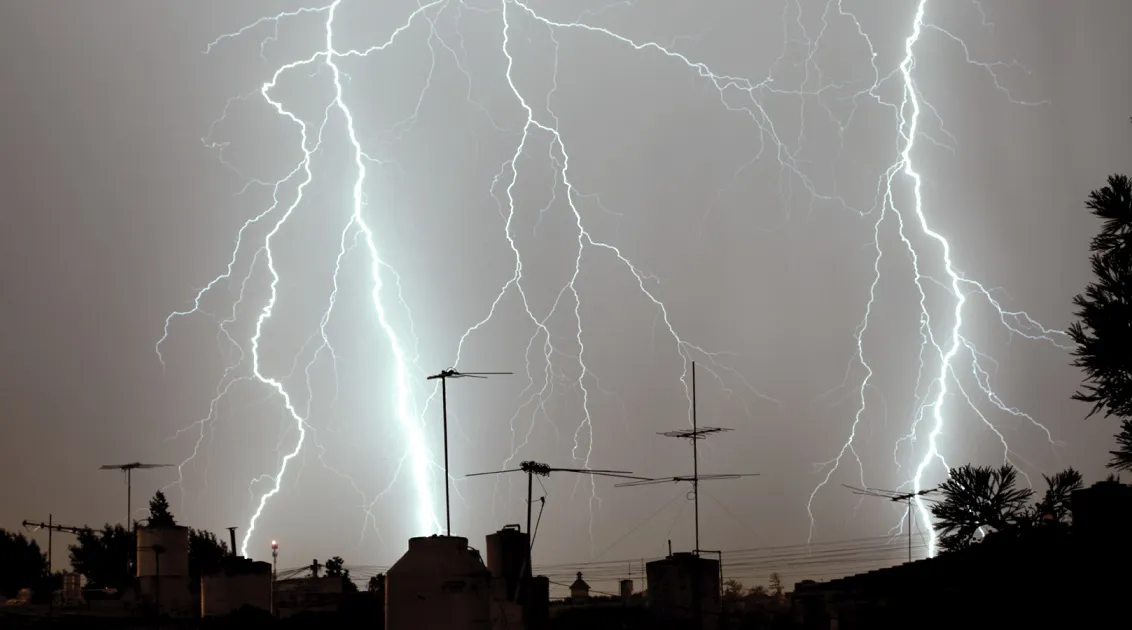 tormenta rayo