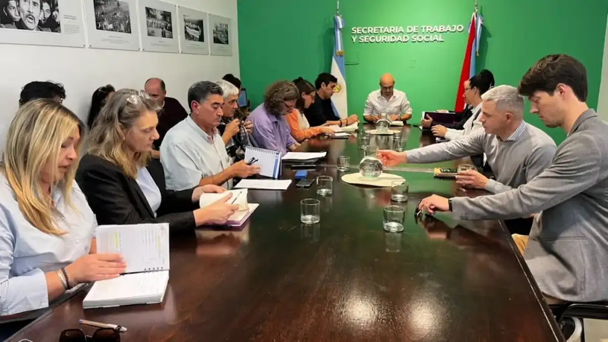 Paritaria docente rechazaron el 3,5% y el Gobierno deberá mejorar la oferta - Diario El Enfoque