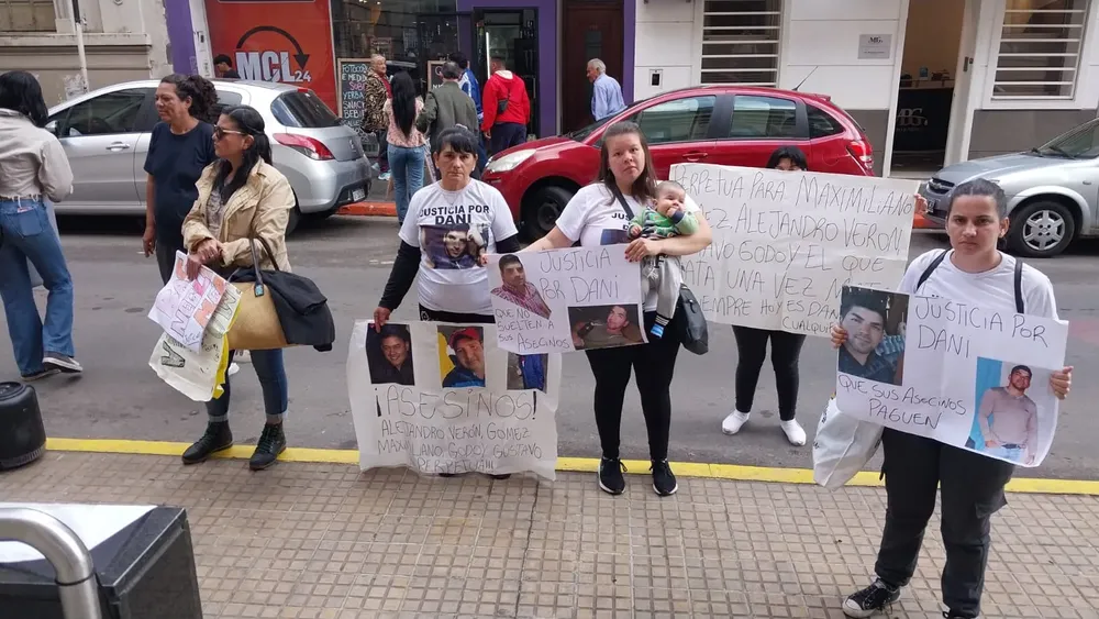 multimedia.normal.bedab2f30247a008.RGFuaWVsIFDDqXJleiwgcHJvdGVzdGFfbm9ybWFsLndlYnA=