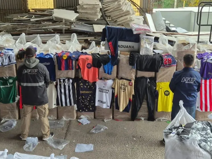 secuestro ropa ilegal aduana (1)