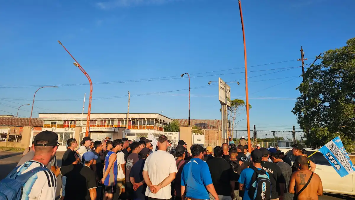 PARO EN EL PUERTO DE CONCEPCIÓN DEL URUGUAY  - Diario El Enfoque