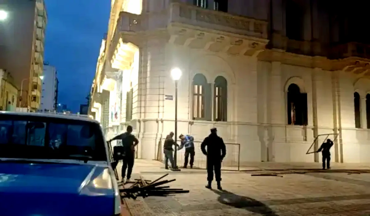 Reforma previsional Diputados debate la ley con fuerte operativo de seguridad - Casa de Gobierno - Diario El Enfoque
