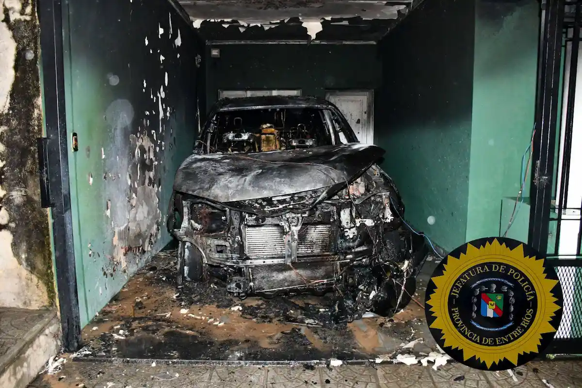 Arrojaron un elemento incendiario y prendieron fuego una camioneta en La Paz - Entre Ríos - Diario El Enfoque