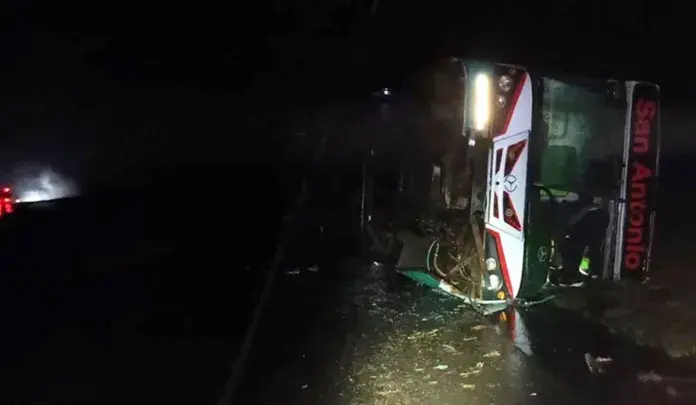 colectivo-vuelco