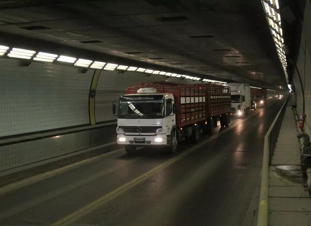Túnel subfluvial
