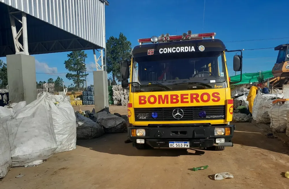 multimedia.grande.886800dad3449243.Ym9tYmVyb3MgMl9ncmFuZGUud2VicA==