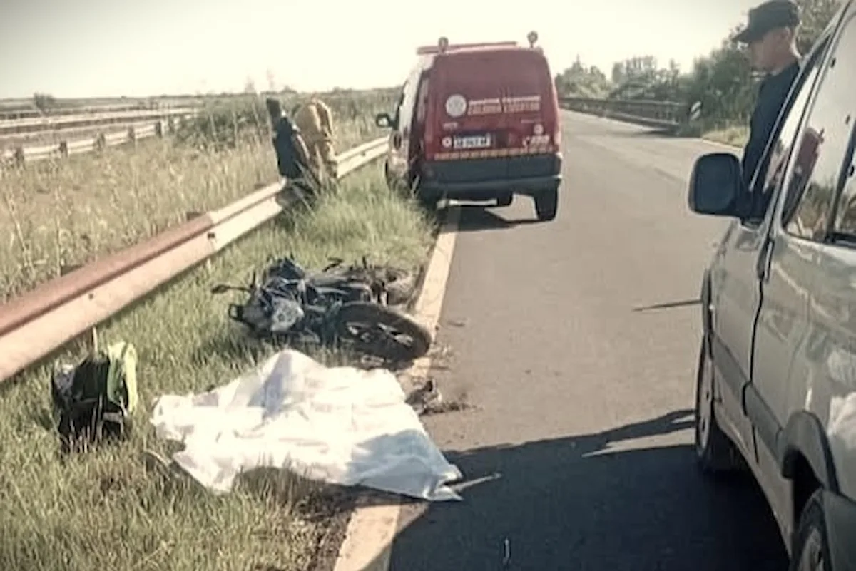 Murió un adolescente en la Autovía Nacional 14 cuando viajaba en moto desde Concordia hacia Corrientes - Diario El Enfoque