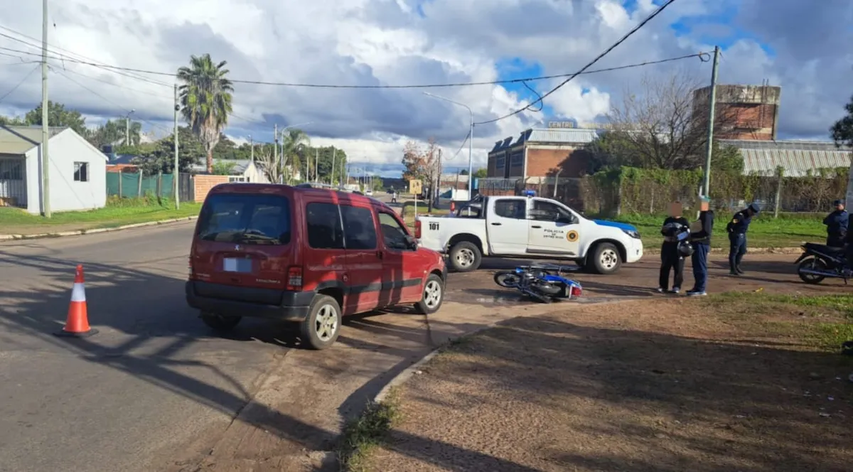 Motociclista hospitalizada tras choque en Isthilart y Saavedra - Concordia - Diario El Enfoque