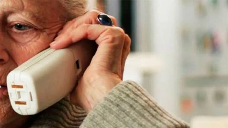 estafa mujer mayor teléfono