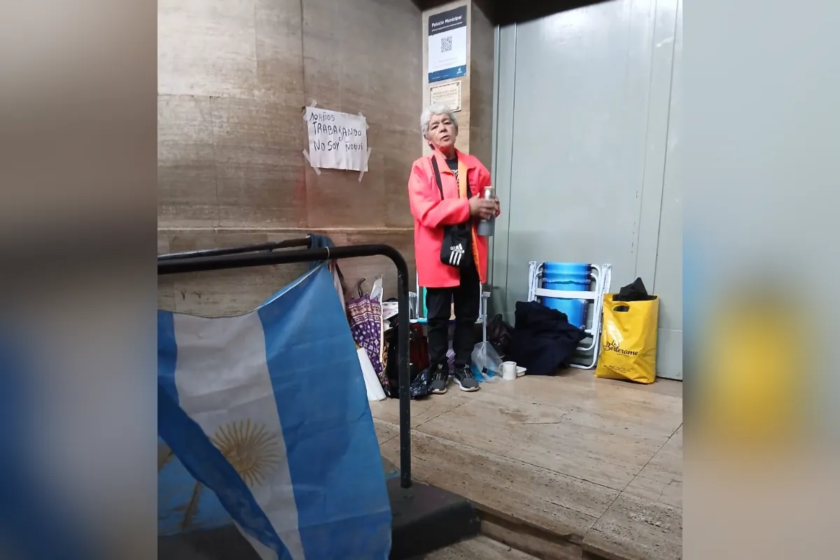 mujer encadenada en municipalidad de concordia - Diario El Enfoque