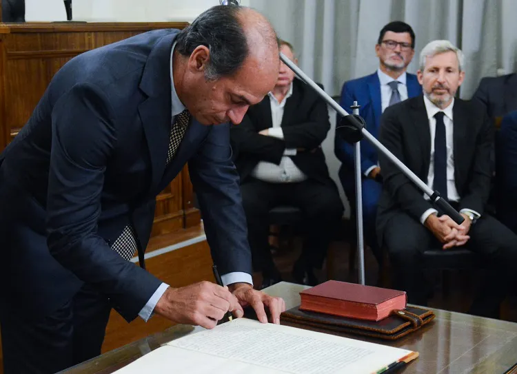 ML firma acta JE