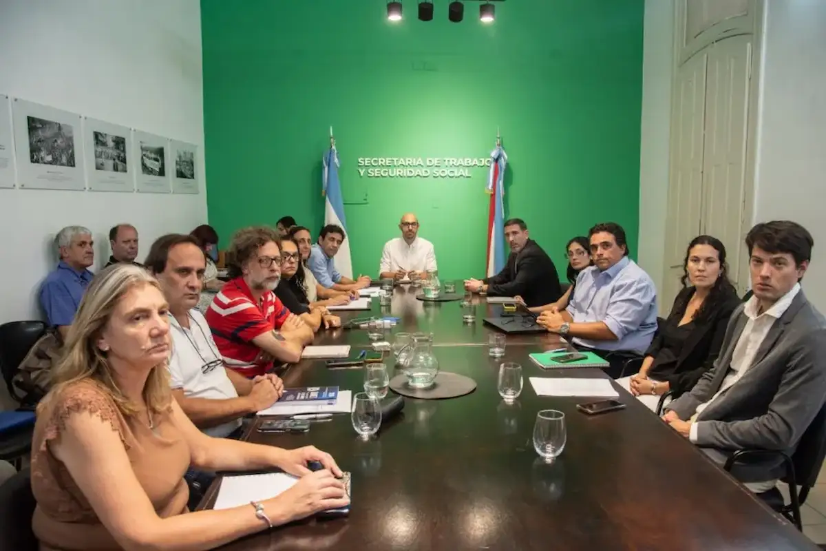 Docentes rechazan oferta salarial y continúan el paro - diario el enfoque concordia