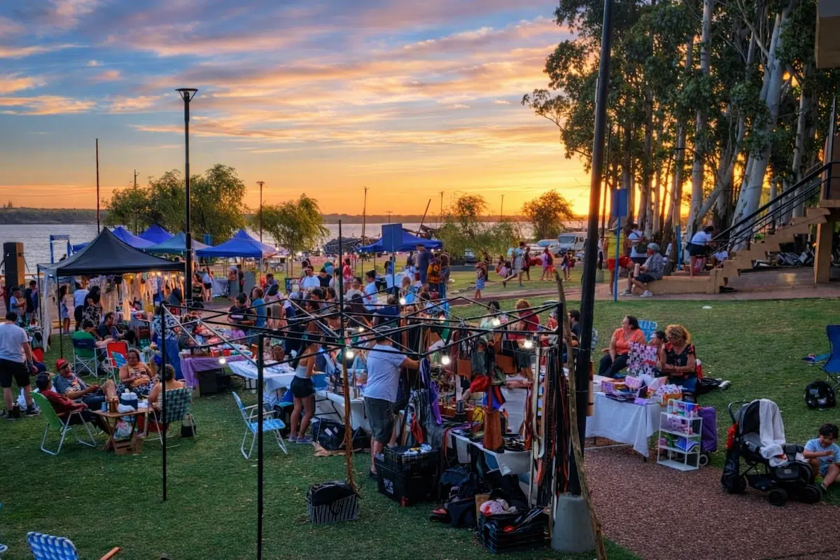 Feria paseo del río costanera - Diario El Enfoque Concordia