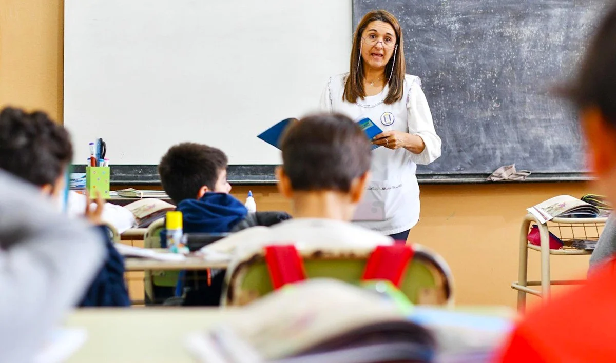 escuela, clases, docentes