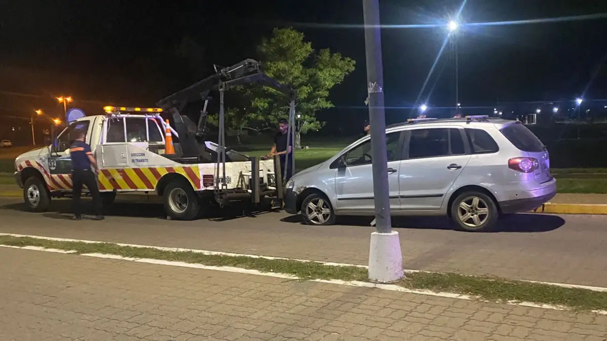 Chocó una rotonda, se resistió y fue detenido-Diario El Enfoque Concordia