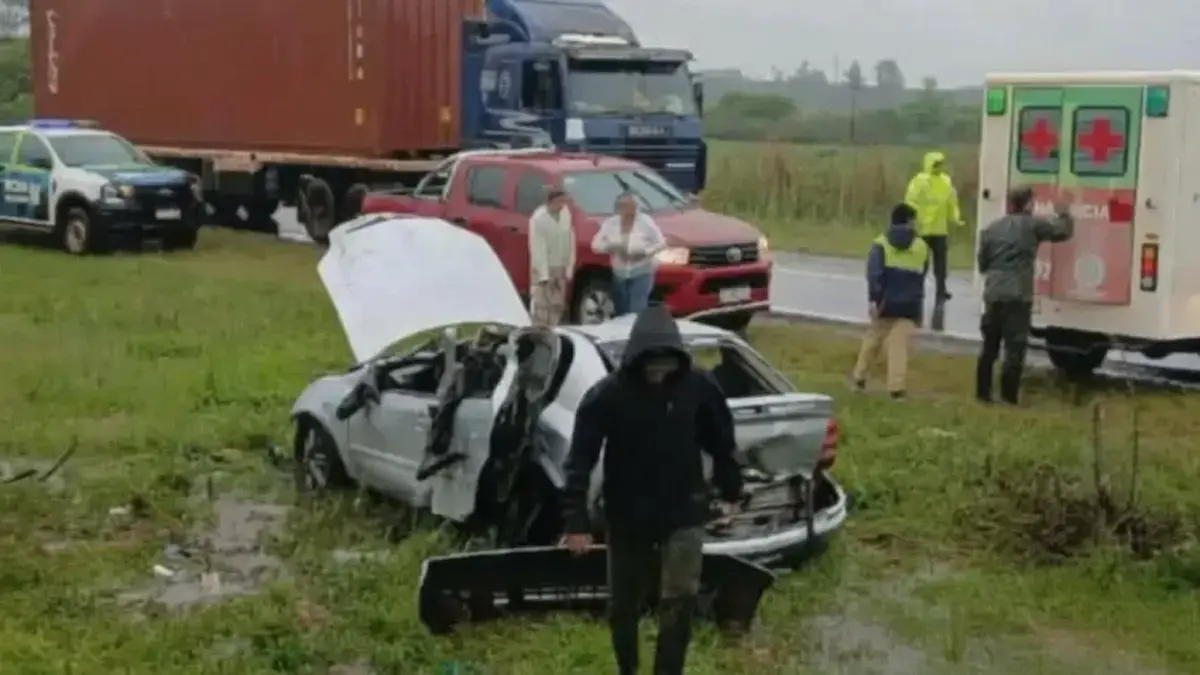 accidentede transiro, vuelco, autovia artigas,  ruta 14