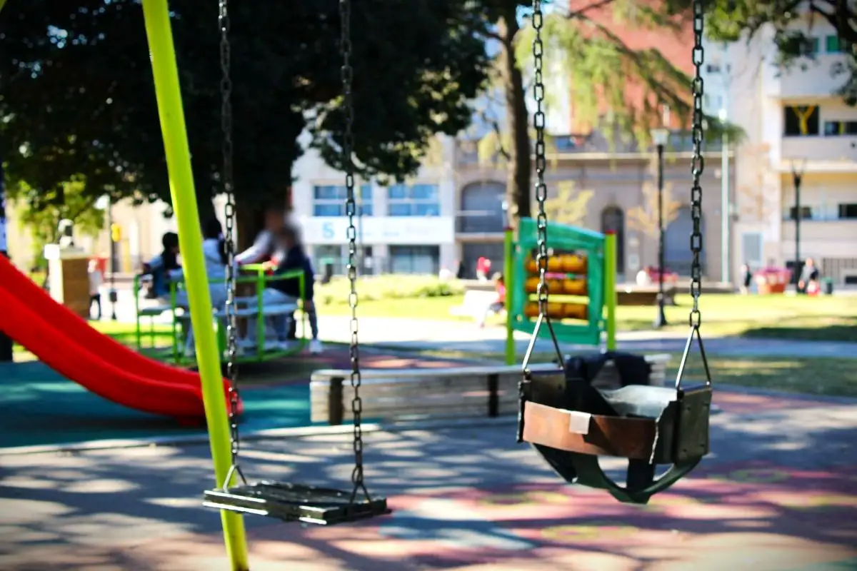 Niños, plaza de juego, adopción - Diario El Enfoque Concordia