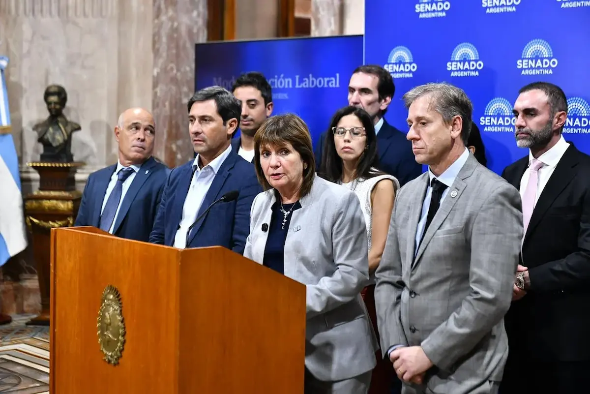 Bullrich, al frente de la conferencia de prensa en el Senado - diario el enfoque concordia