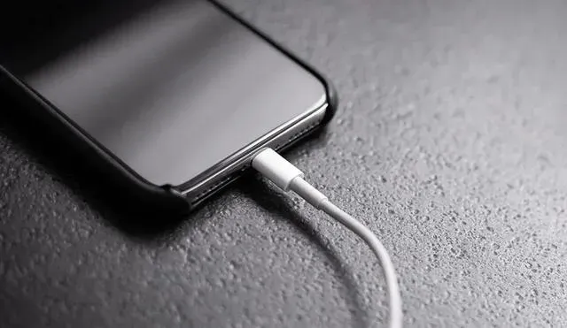 celular cargando