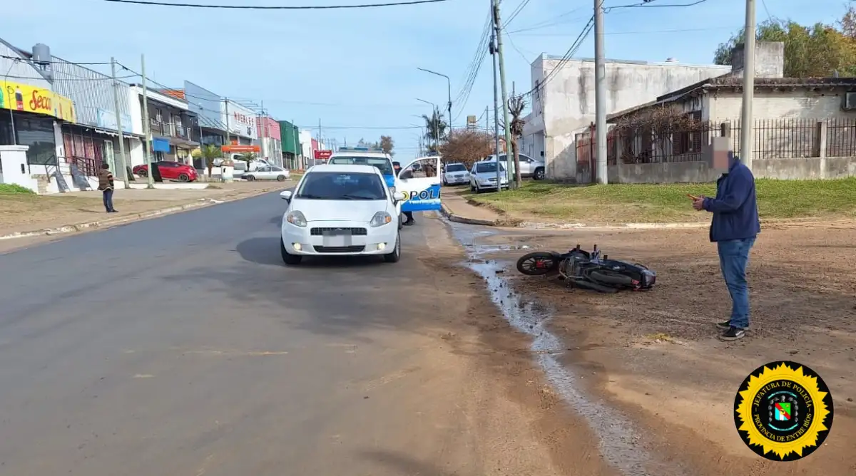 Motociclista hospitalizada tras un choque en Tavella y España - Concordia - Diario El Enfoque